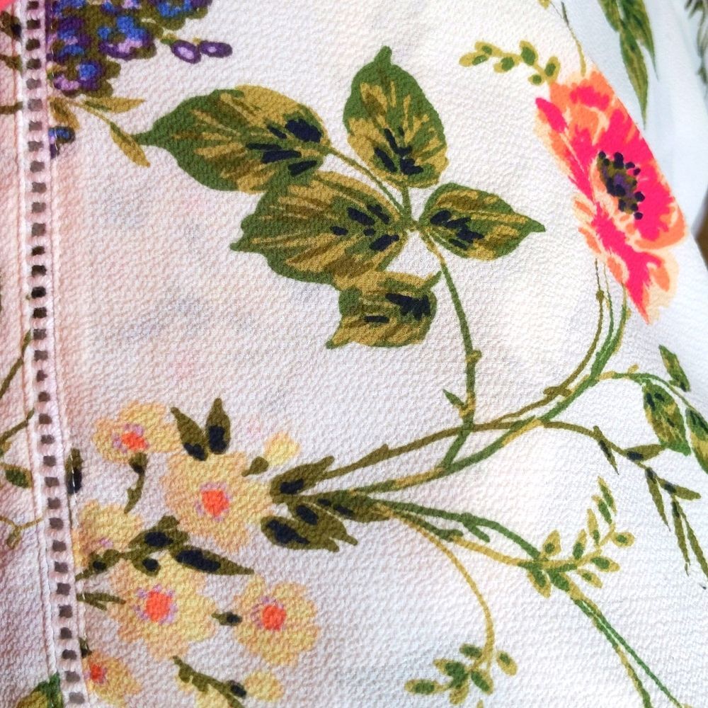 Fever v-neck, 3/4 bell sleeves, floral print blouse, off white base, size XL - Picture 4 of 6